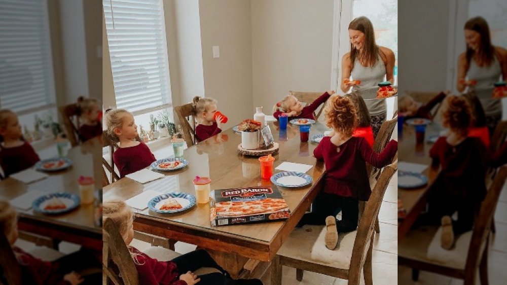 Danielle Busby and her kids eating Red Baron pizza