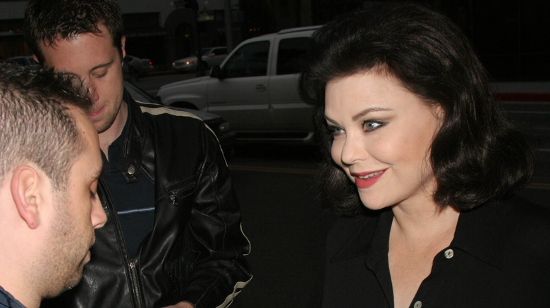 Delta Burke meeting with fans