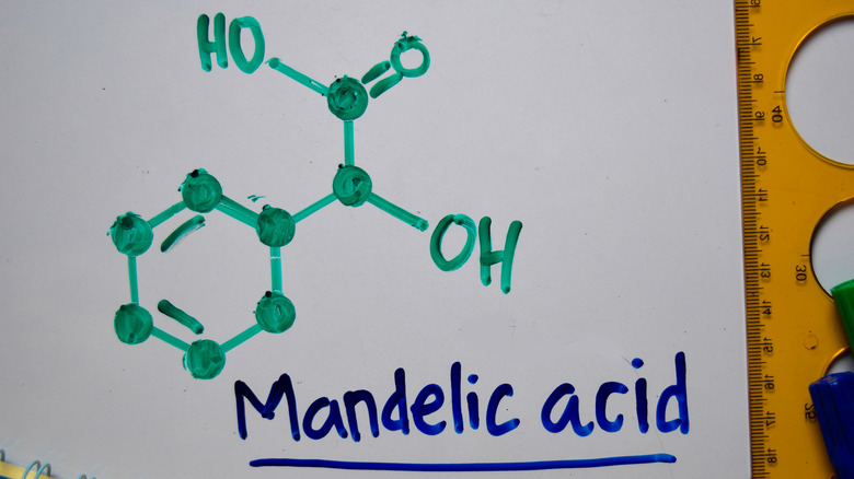 Chemical compound for mandelic acid