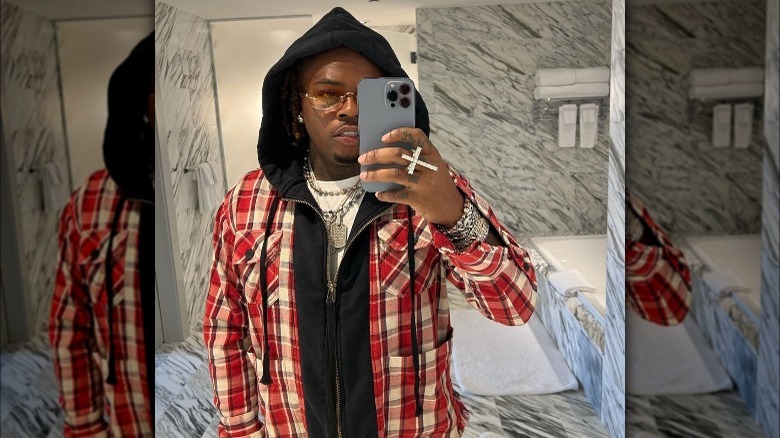 Gunna taking a selfie 