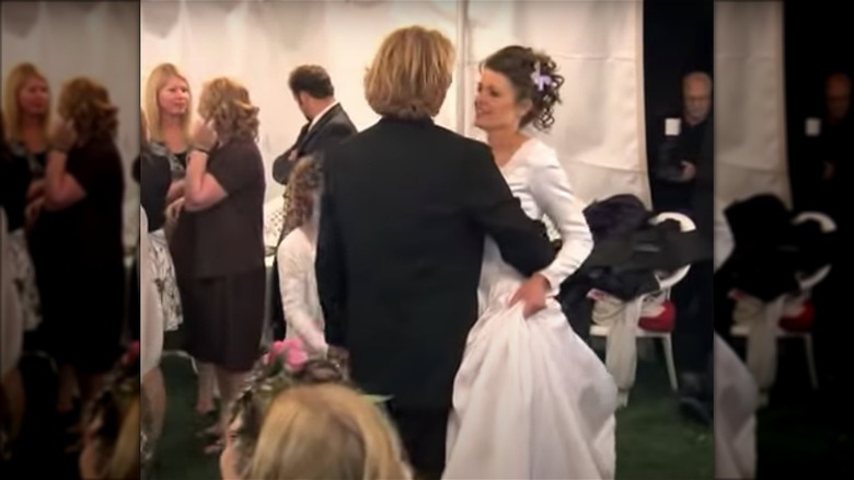 Kody and Robyn Brown dancing at wedding