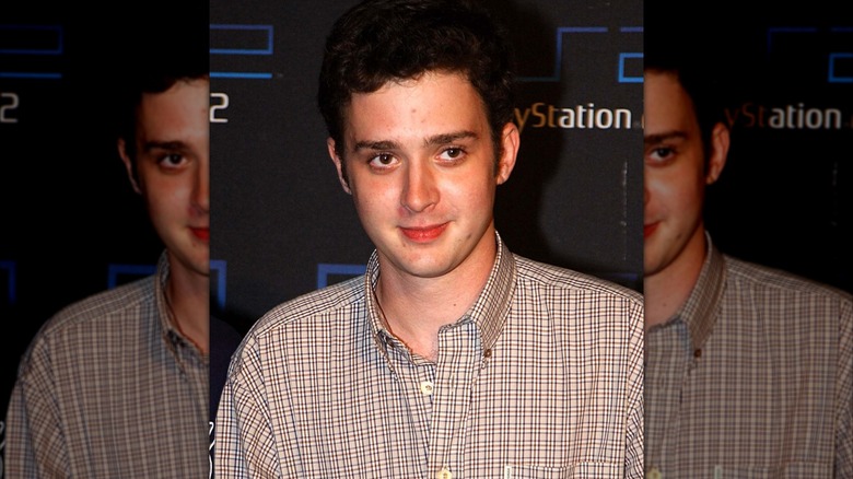 Eddie Kaye Thomas smiling at the PlayStation 2 Anniversary Party