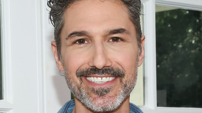 Ethan Zohn smiling