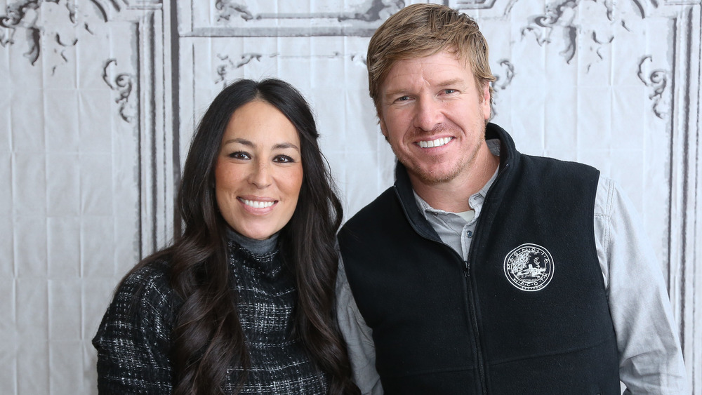 Joanna and Chip Gaines posing