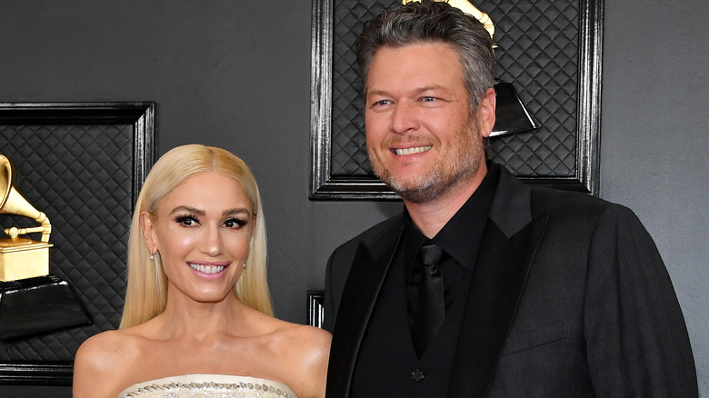 Blake Shelton and Gwen Stefani smiling