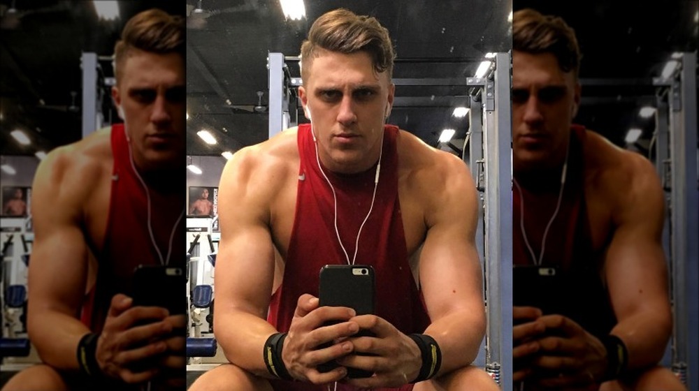 Evan Smith in a gym selfie