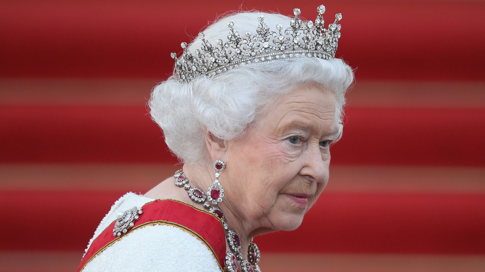 The dazzling crown which sat on the Queen's coffin - BBC News