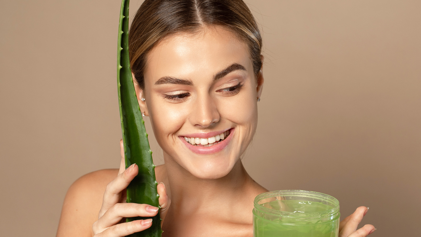 What Happens To Your Skin When You Use Aloe Daily