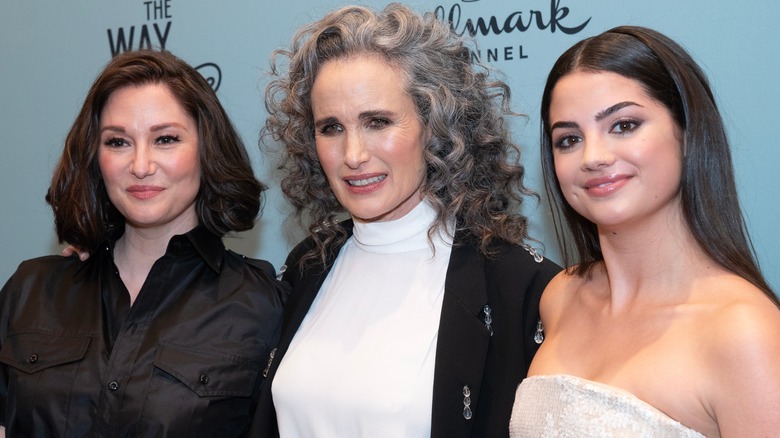 Chyler Leigh, Andie MacDowell, and Sadie Laflamme-Snow posing