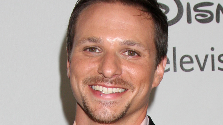 Drew Lachey smiling on red carpet