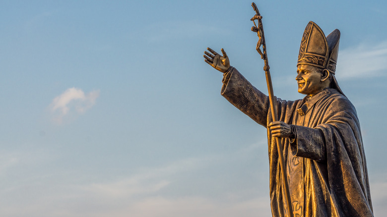 Statue of the pope 