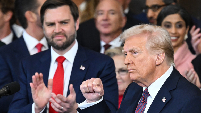 JD Vance clapping for Donald Trump