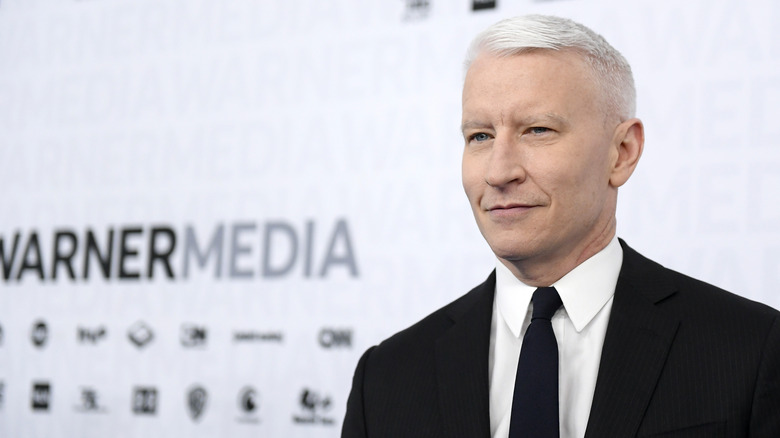 Anderson Cooper posing