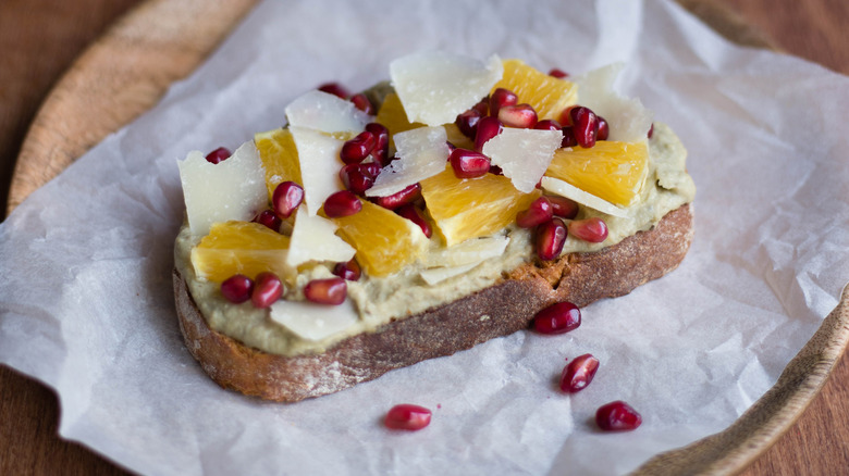 toast with hummus and fruit