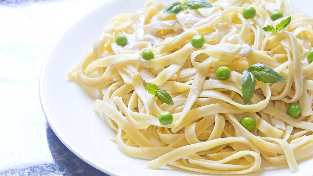 Kendall Jenner typical food: Fettucine pasta with peas and herbs