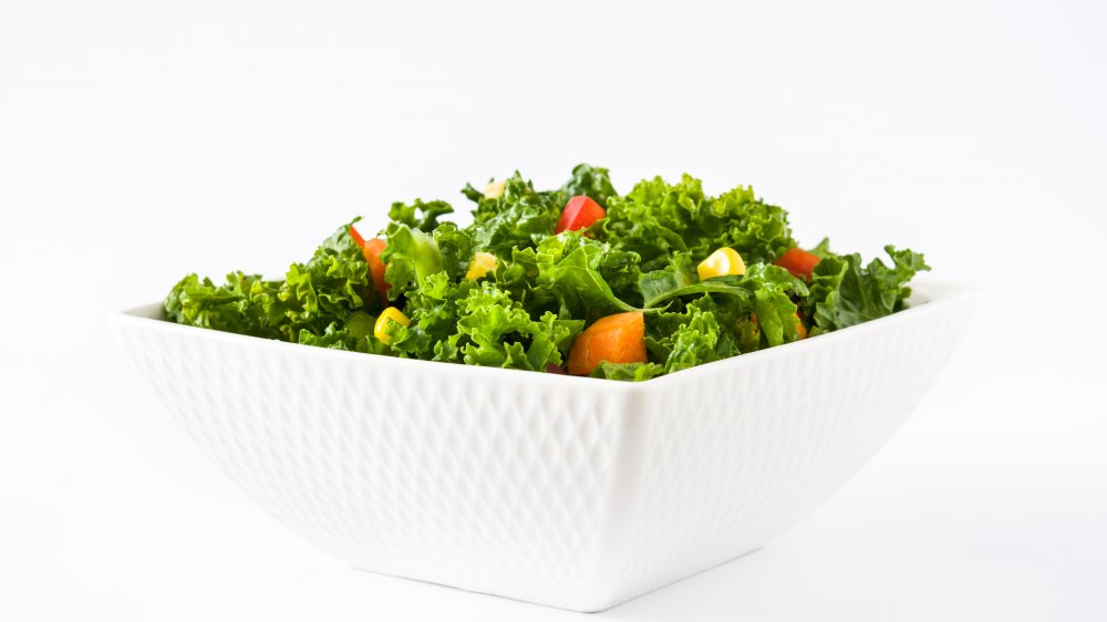 kale salad, something Kylie Jenner orders when traveling