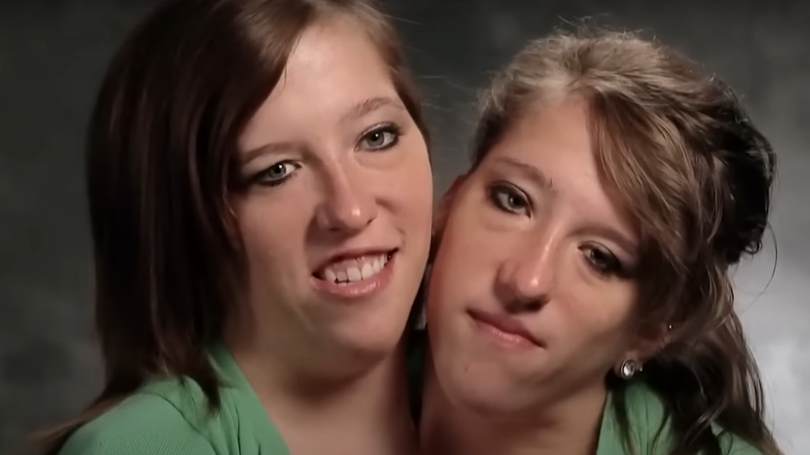 What Life Is Really Like For Conjoined Twins Abby And Brittany Hensel Today The List