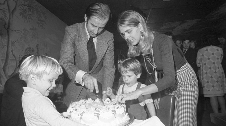 Neilia and Joe Biden with their kids