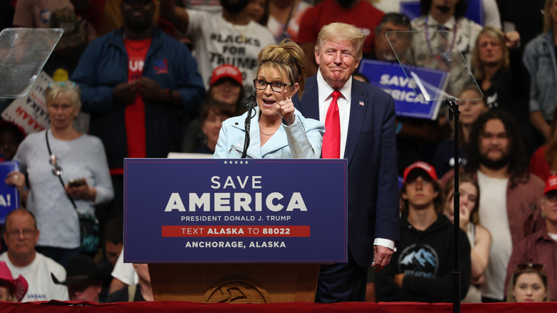 Sarah Palin endorsing Donald Trump