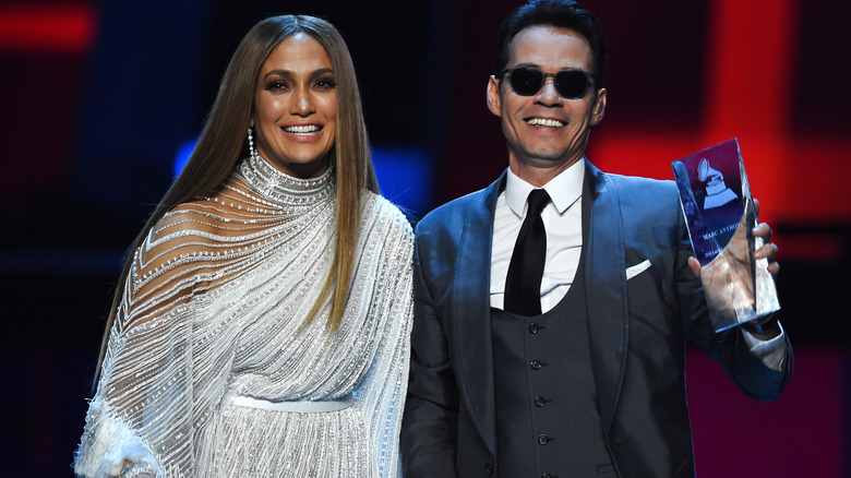 Marc Anthony and Jennifer Lopez smiling