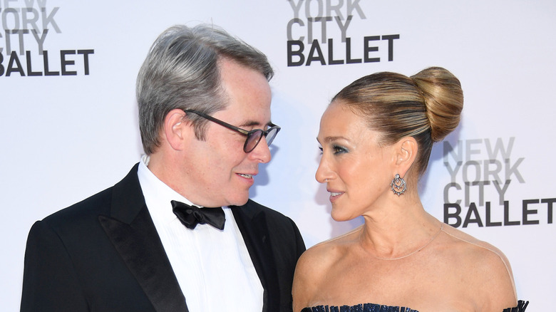 Sarah Jessica Parker and Matthew Broderick looking at each other