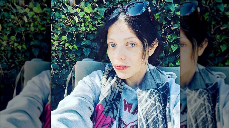 Michelle Trachtenberg posing in selfie