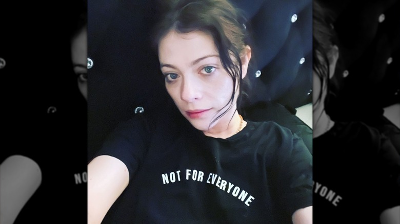 Michelle Trachtenberg posing in selfie