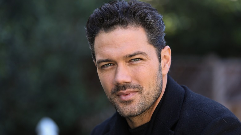 actor Ryan Paevey posing