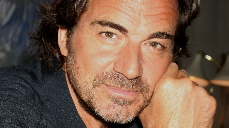 Thorsten Kaye posing