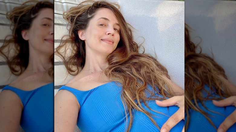 Eliza Dushku showing baby bump