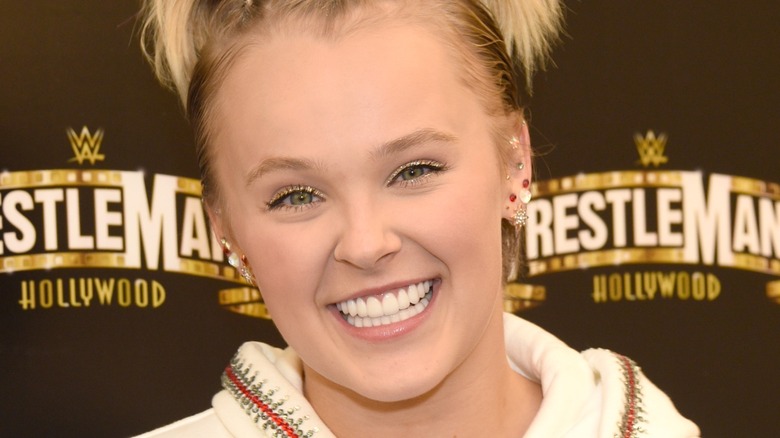 JoJo Siwa smiling short hair