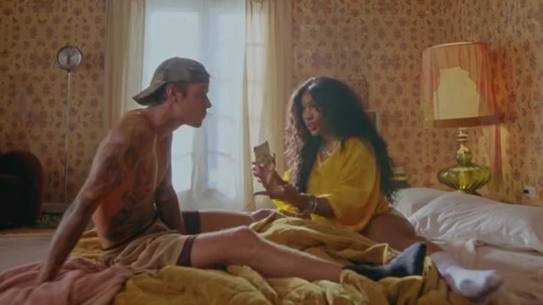 Justin Bieber and SZA in the Snooze video 