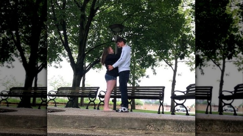 maureen and daniel return to amish hugging