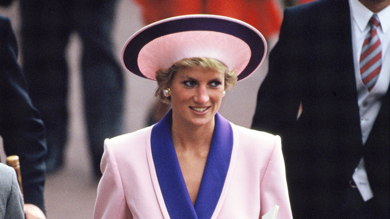 Diana Spencer smiling 