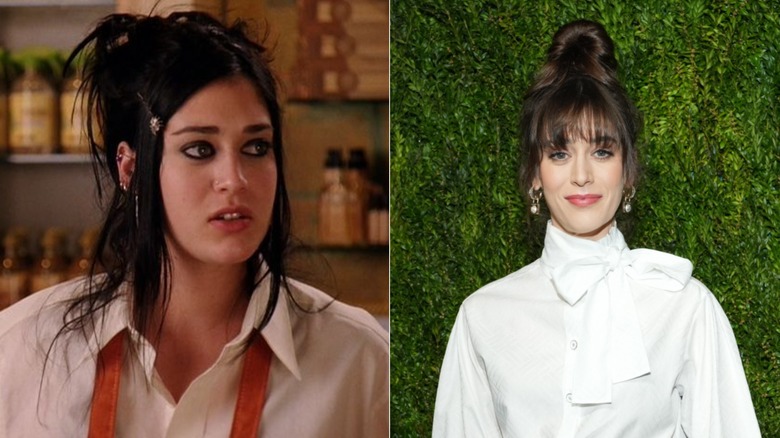 Lizzy Caplan acting in Mean Girls and smirking now