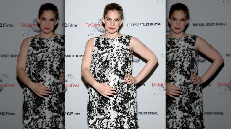 Pregnant Anna Chlumsky