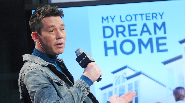 David Bromstad speaking at event