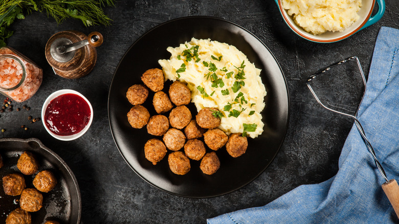 Meatballs, mashed potatoes artfully arranged