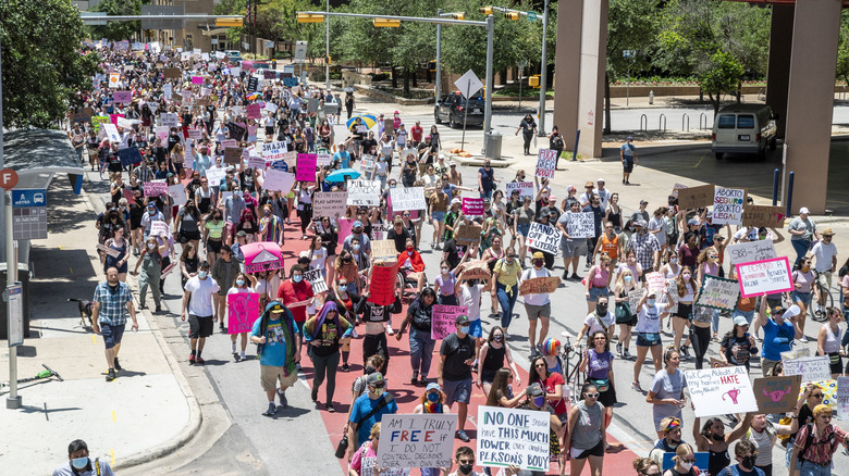 thousands protesting the bill on May 29