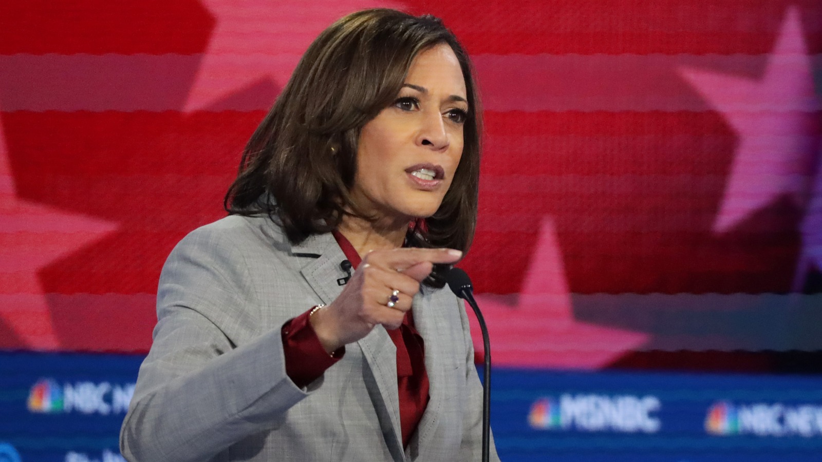 What To Expect From Kamala Harris' Body Language During The VP Debate