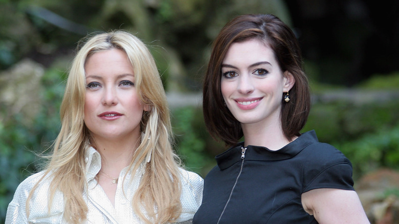 Anne Hathaway and Kate Hudson posing together