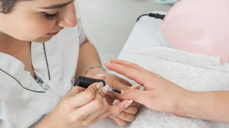 manicure tech 