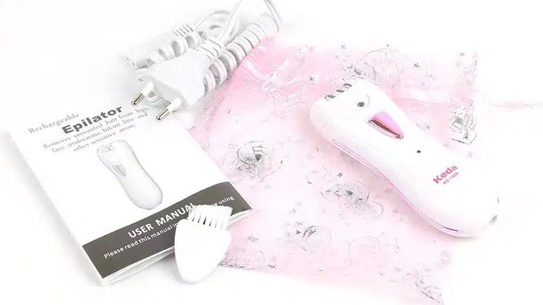 Epilator with charger