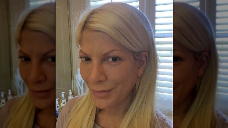 Tori Spelling selfie