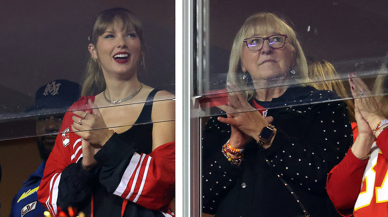 taylor swift donna kelce at the game