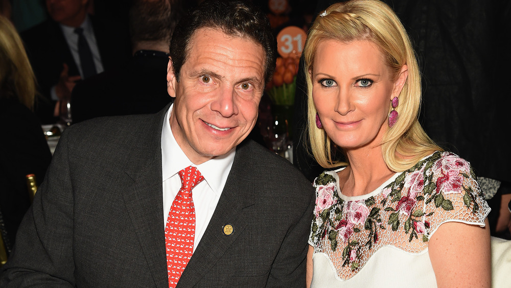 Andrew Cuomo and Sandra Lee are photographed at a dinner.