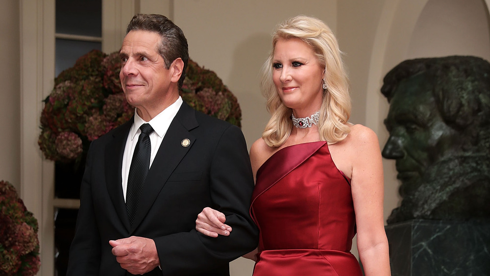 Andrew Cuomo and Sandra Lee attend a formal event.
