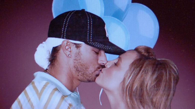 Britney Spears, Kevin Federline kissing