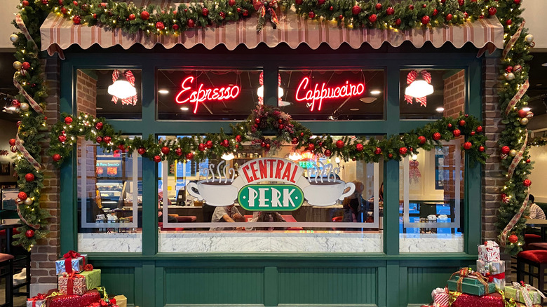 Central Perk at Christmas