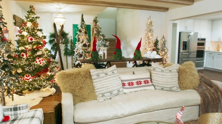 David Bromstad's house decorated for the holidays